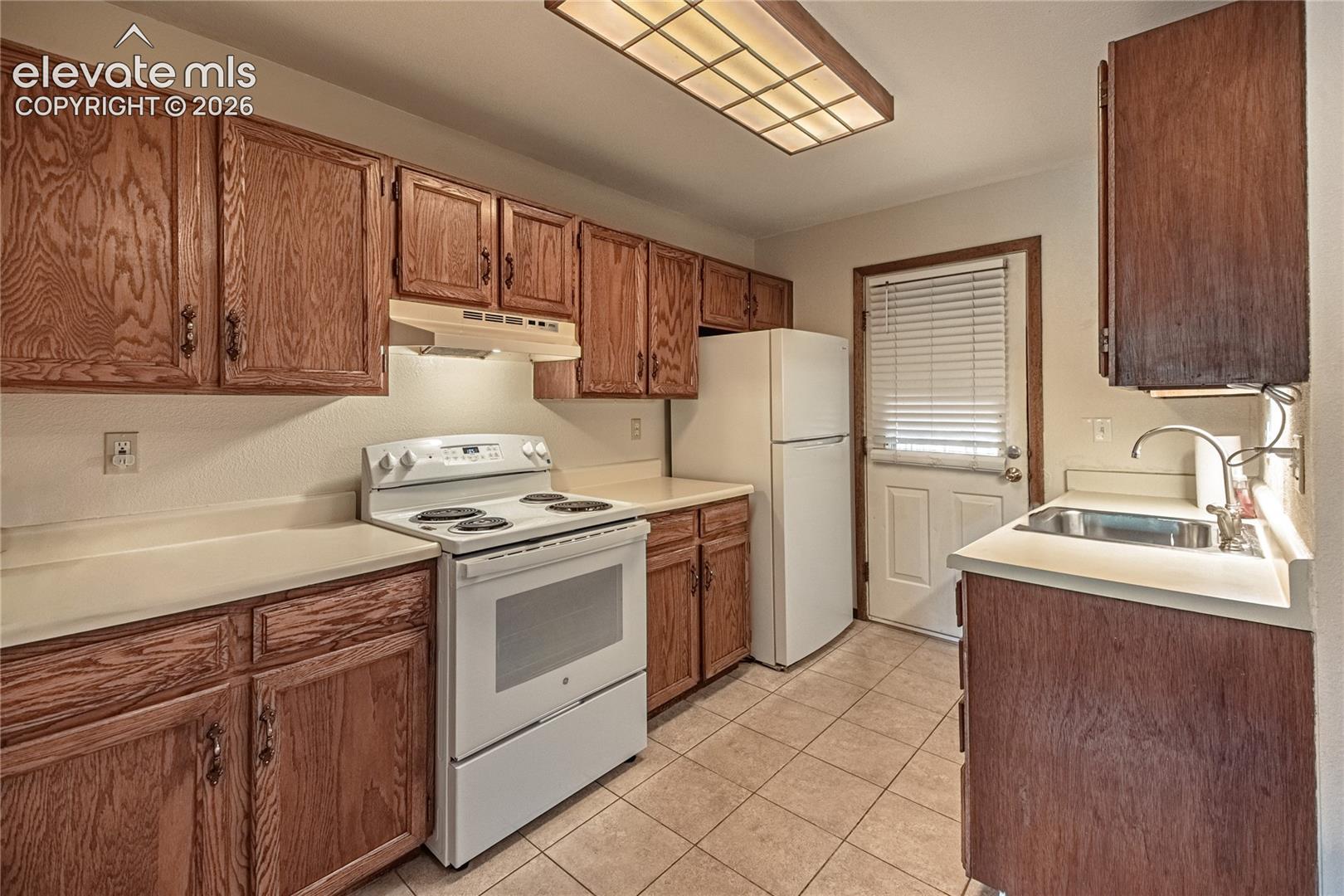 Listing photo 13 for 52 El Paso Boulevard 2B