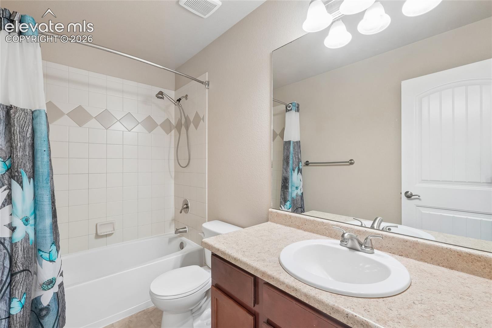 Listing photo 15 for 11528 Louvre Point