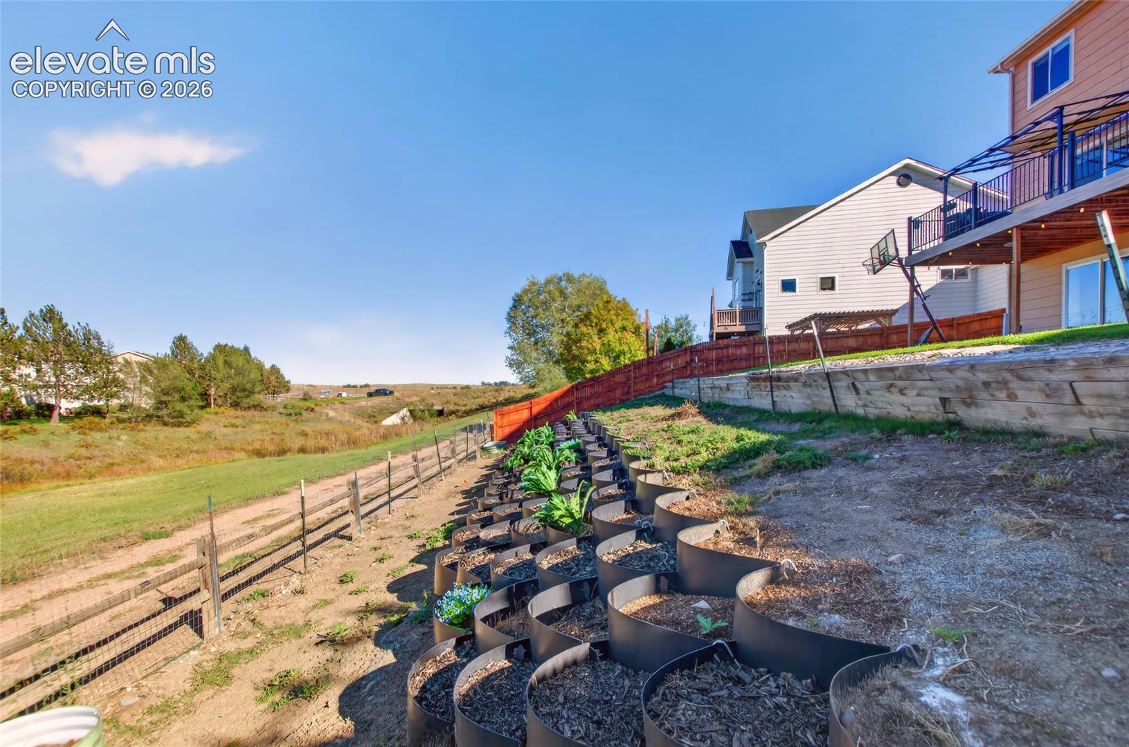Listing photo 31 for 7490 Creekfront Drive
