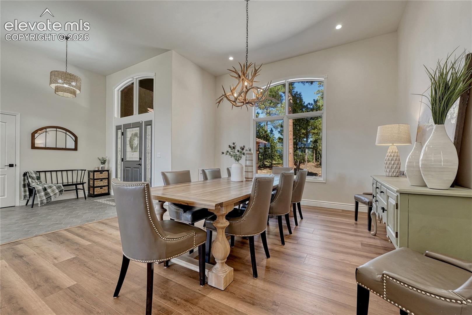 Listing photo 7 for 17180 Colonial Park Drive