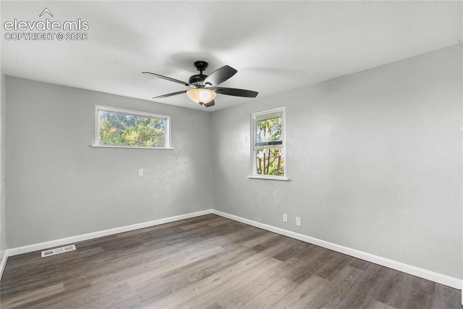 Listing photo 21 for 1606 Navajo Circle