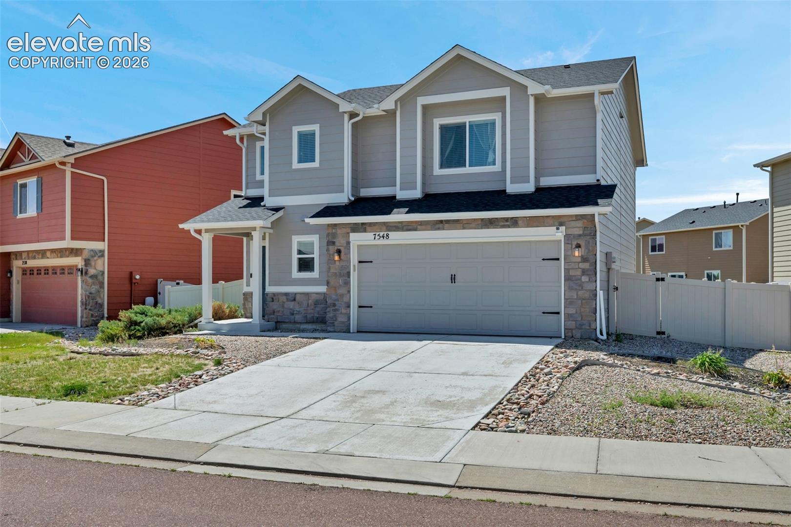 Listing photo 2 for 7548 Benecia Drive