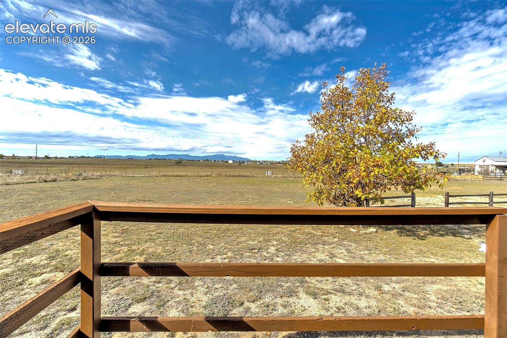 Listing photo 44 for 6375 Field View