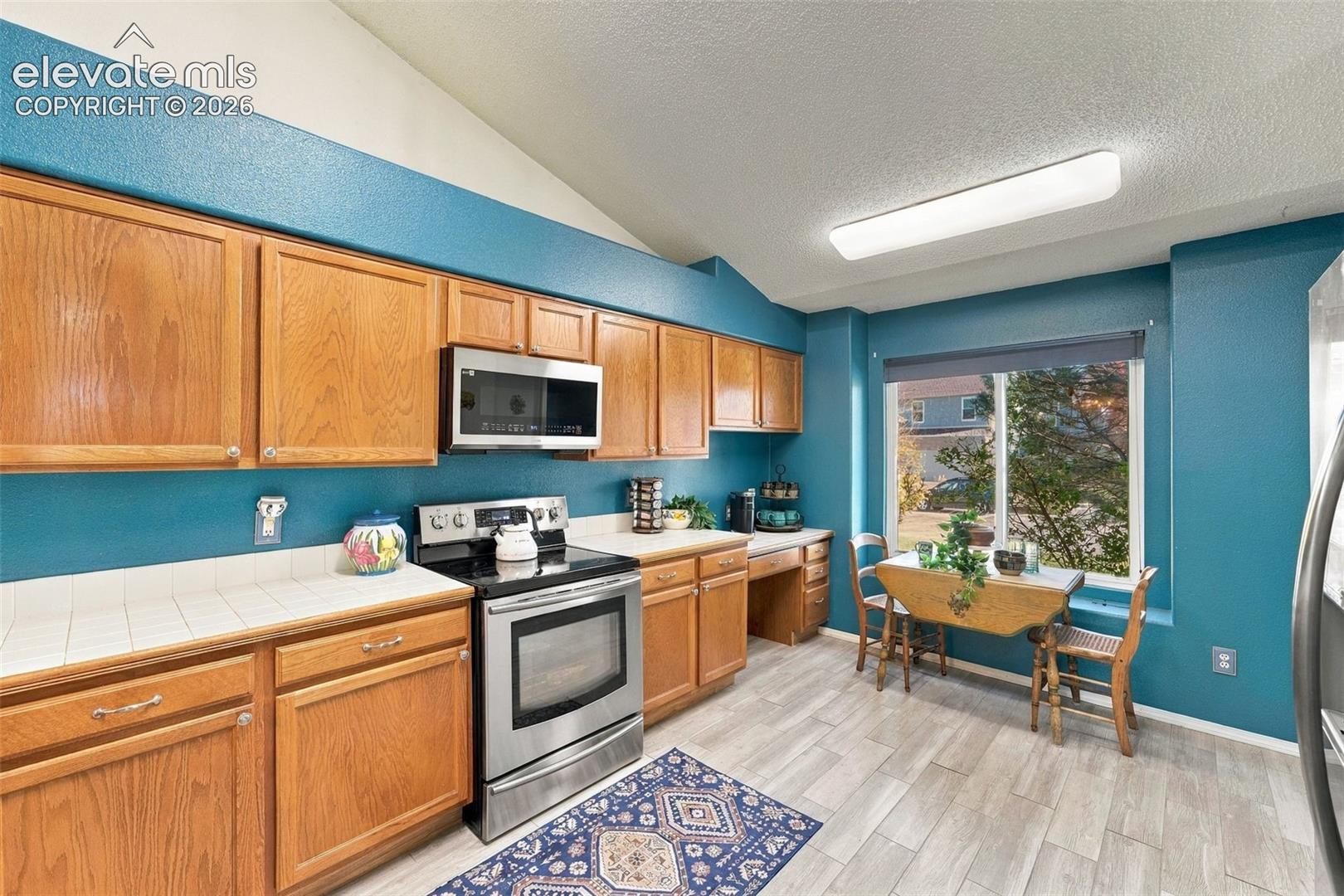Listing photo 12 for 8140 Radcliff Drive