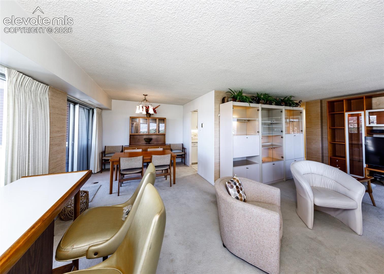 411 Lakewood Circle, photo 6