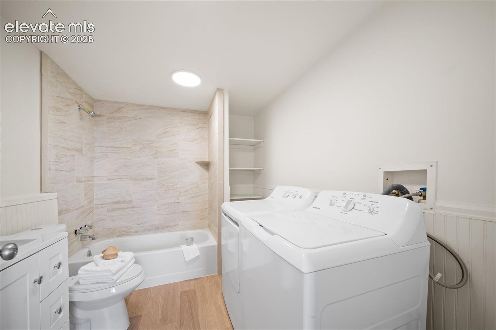 Listing photo 13 for 405 E Eaton Avenue