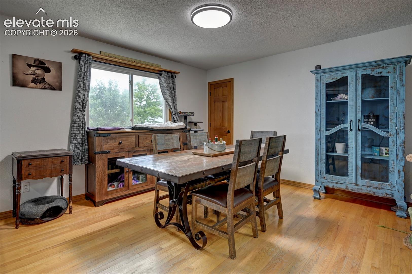 Listing photo 8 for 8170 Valli-Farm Road