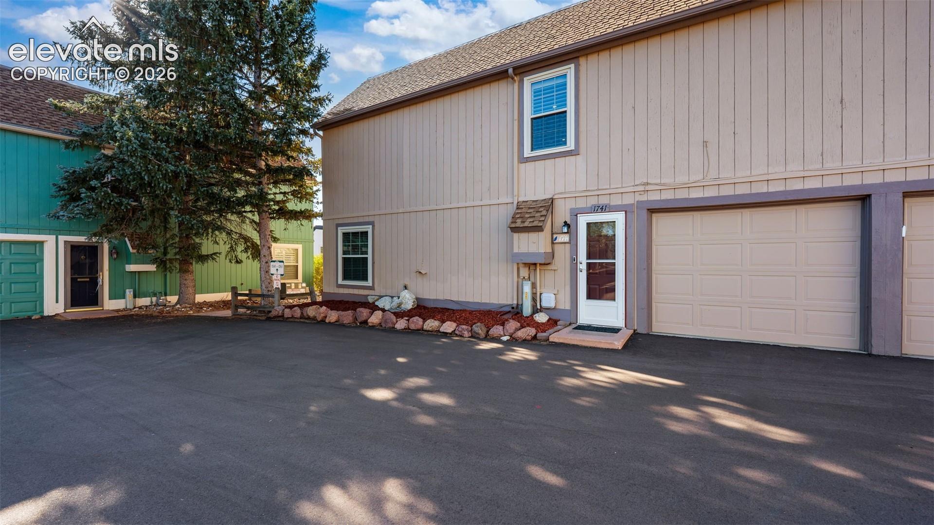 Listing photo 24 for 1741 Woodmoor Drive