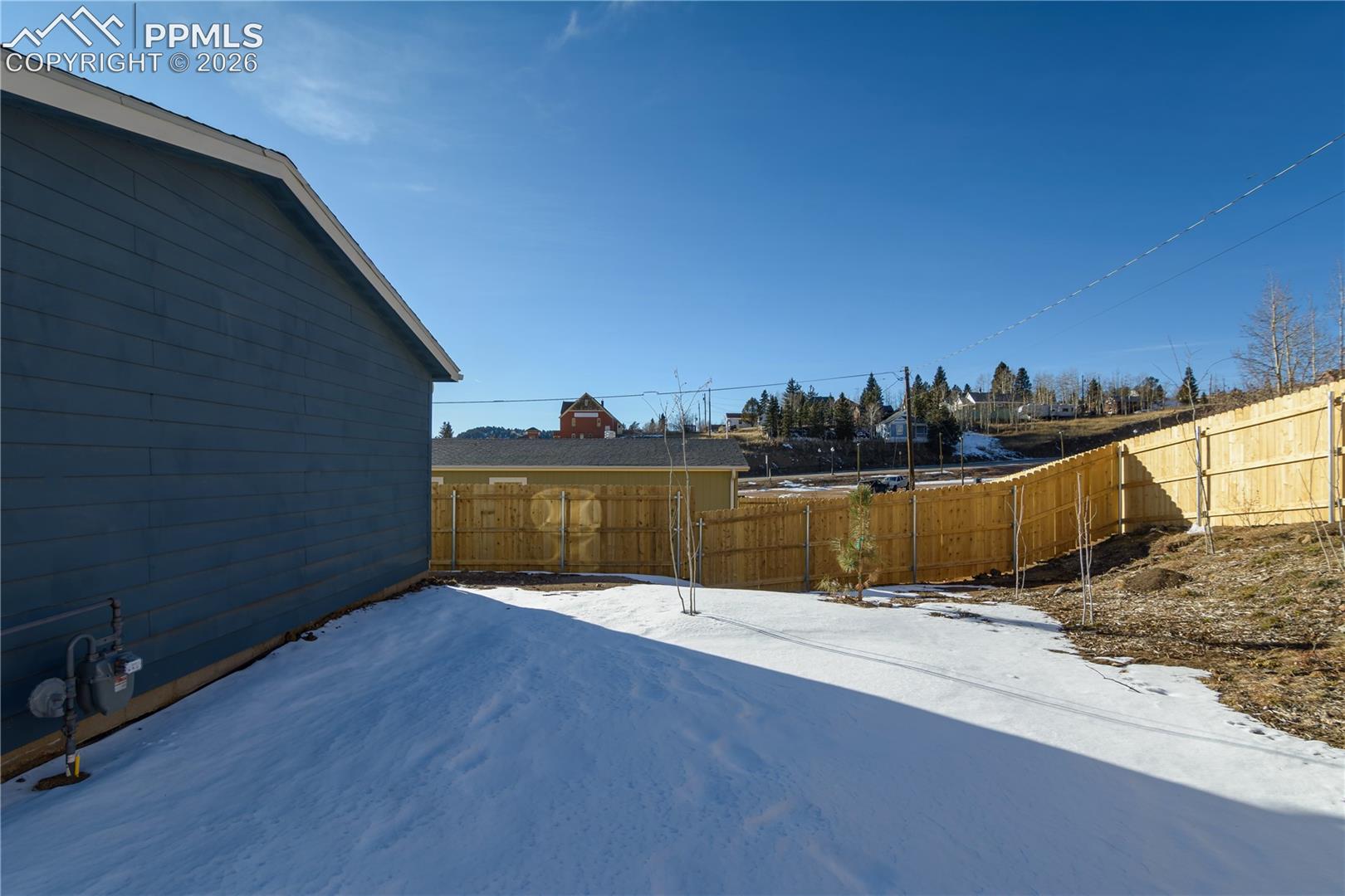 Listing photo 26 for 525 Carr Avenue