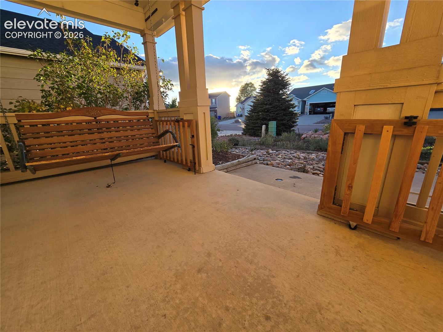Listing photo 6 for 8059 Oliver Road
