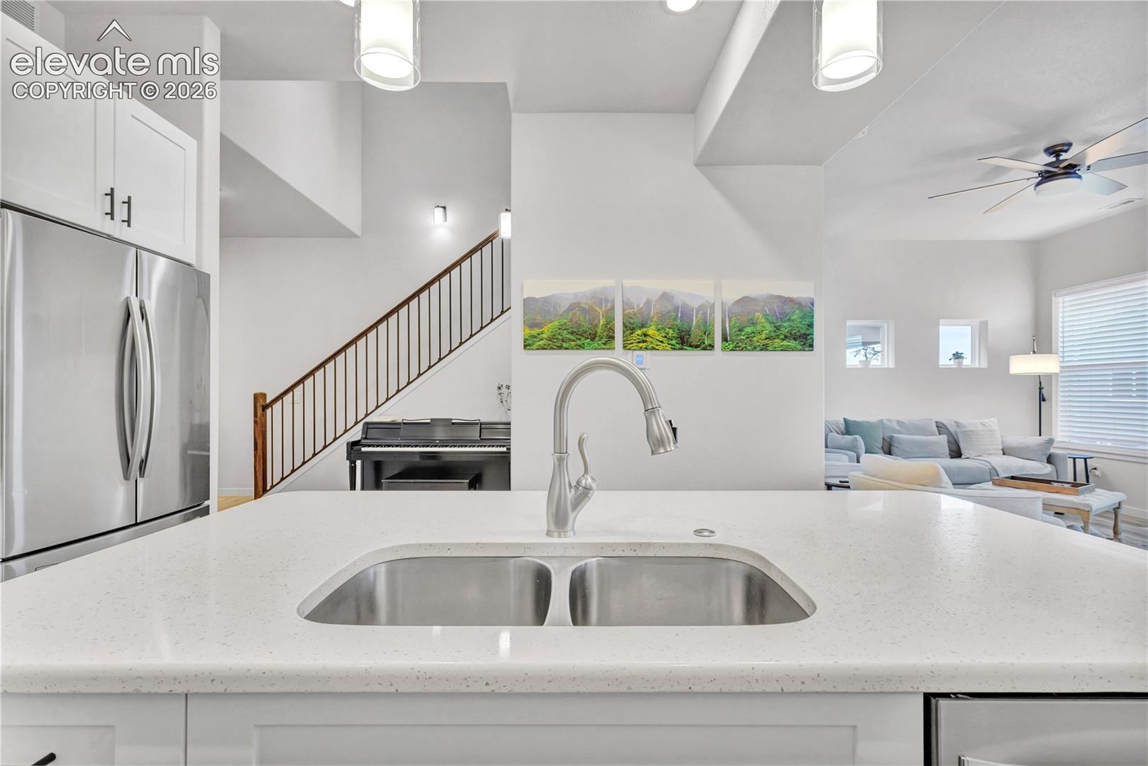 Listing photo 6 for 5675 Villa Lorenzo Drive