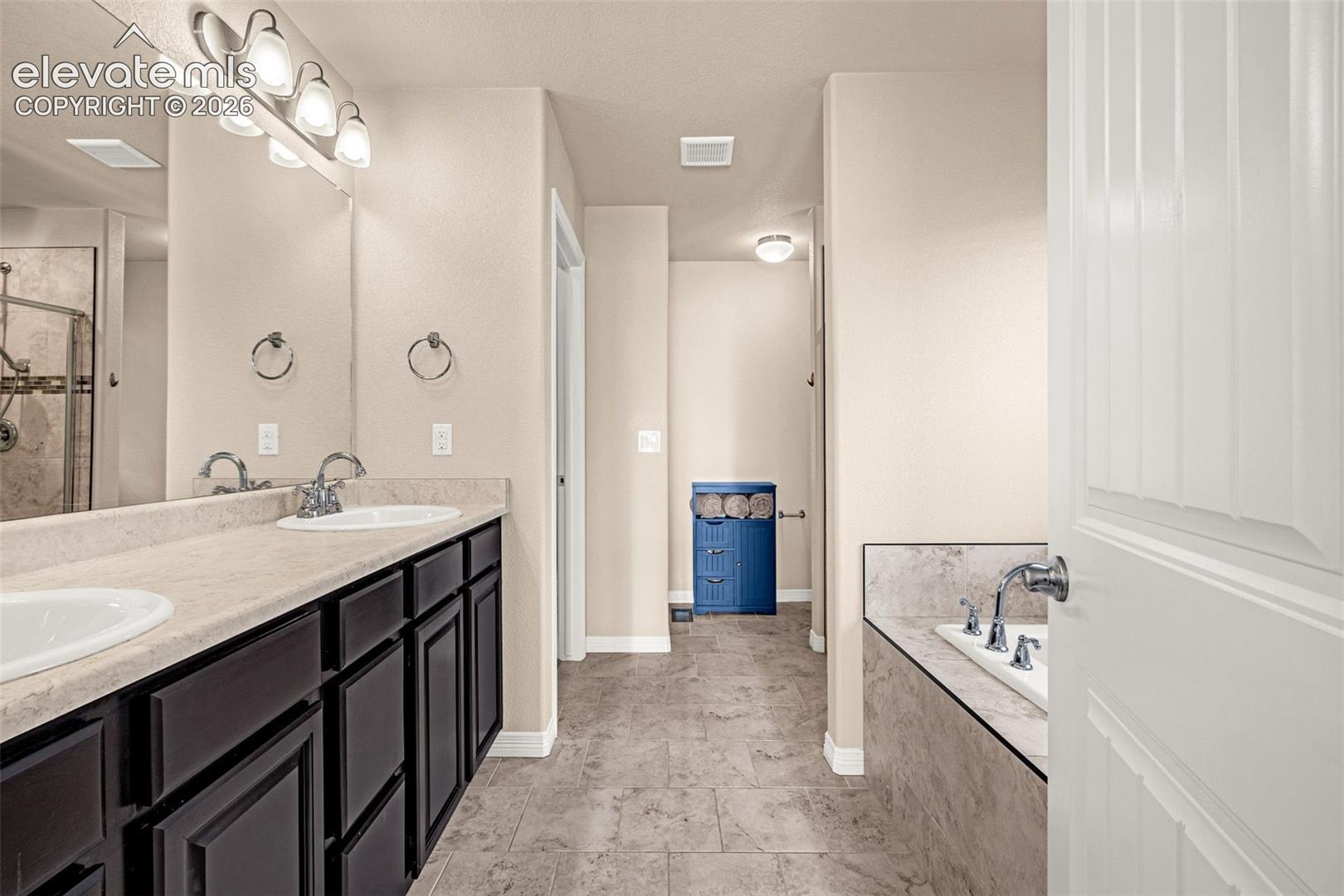 Listing photo 21 for 6607 Lamine Drive
