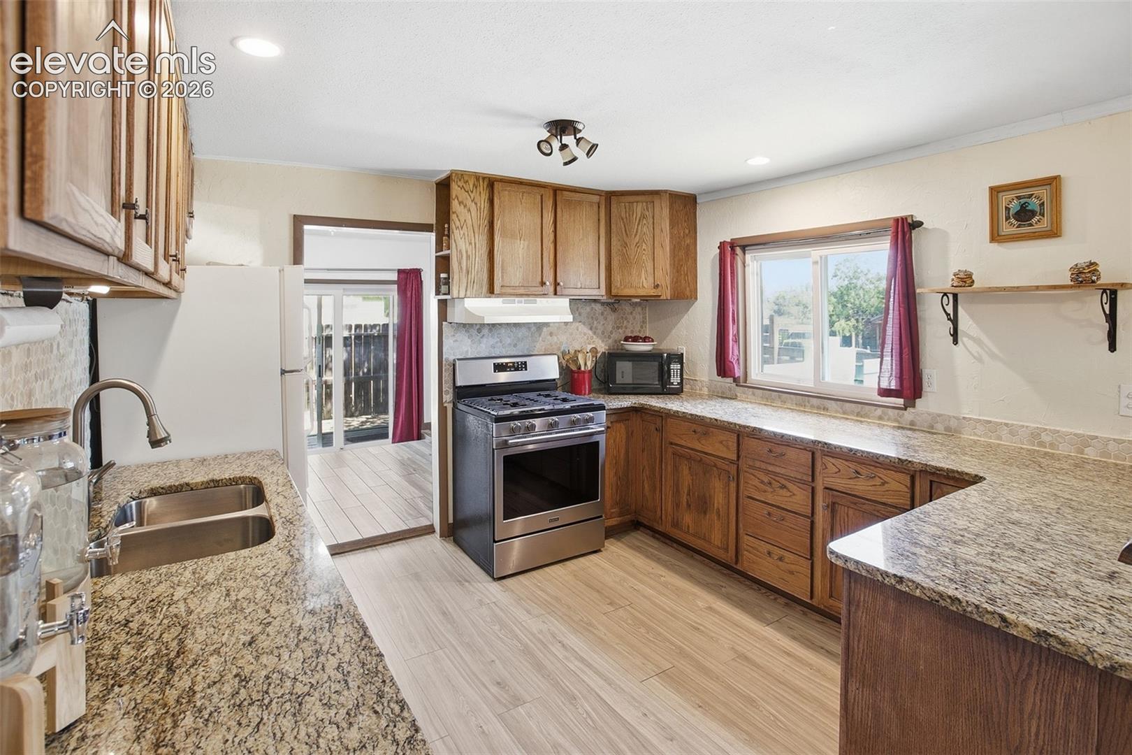 Listing photo 7 for 111 N Pine Street