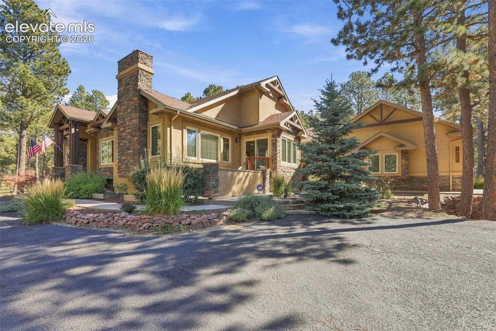 Listing photo 2 for 18825 Pagentry Place