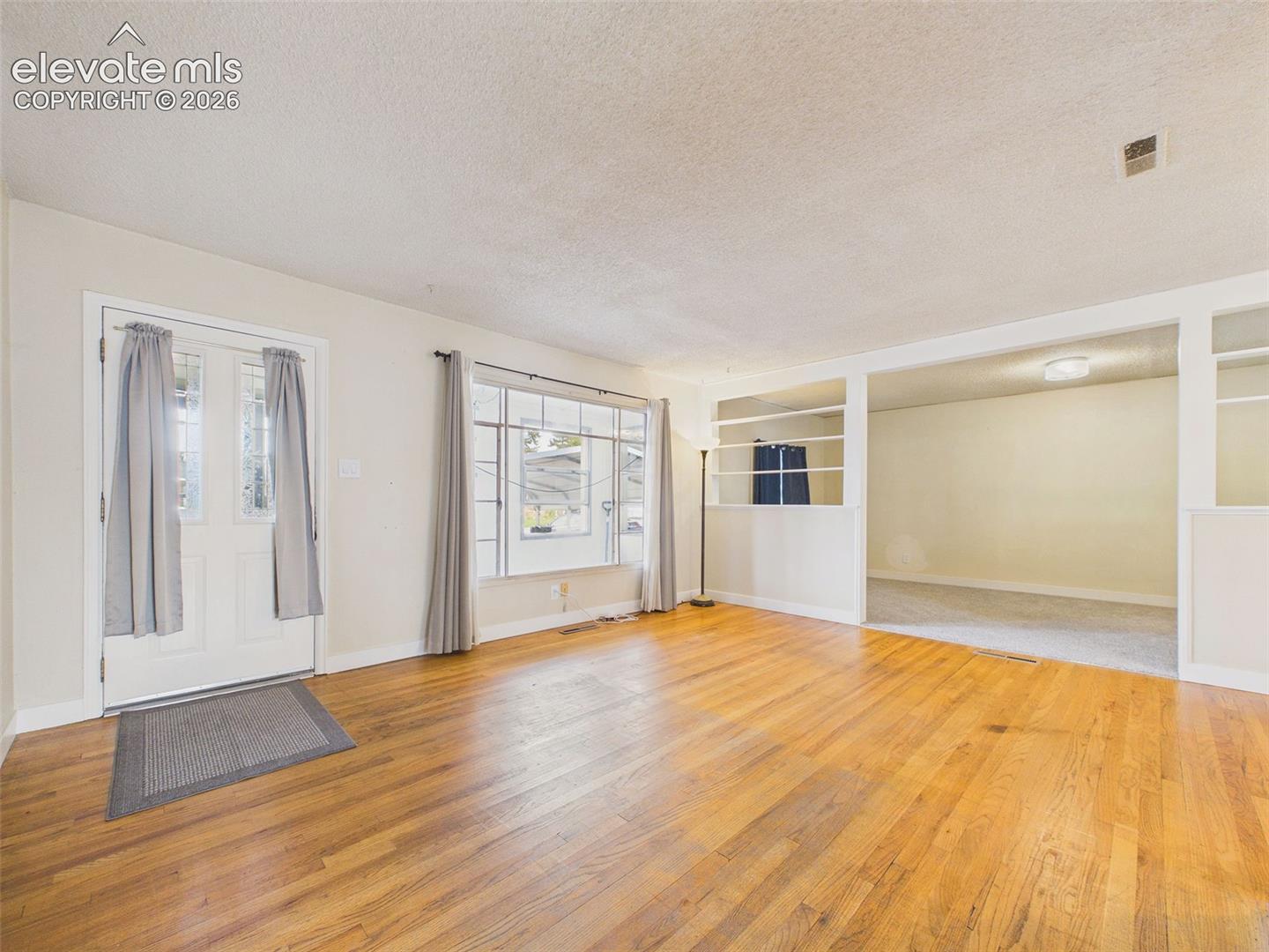 Listing photo 6 for 103 Grand Boulevard