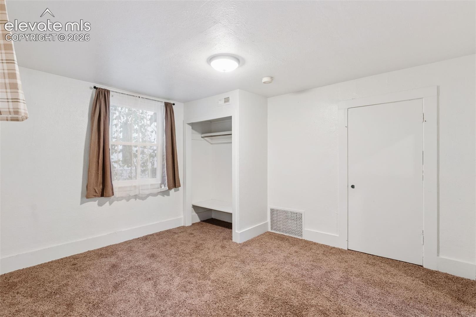 Listing photo 19 for 220 Illinois Avenue