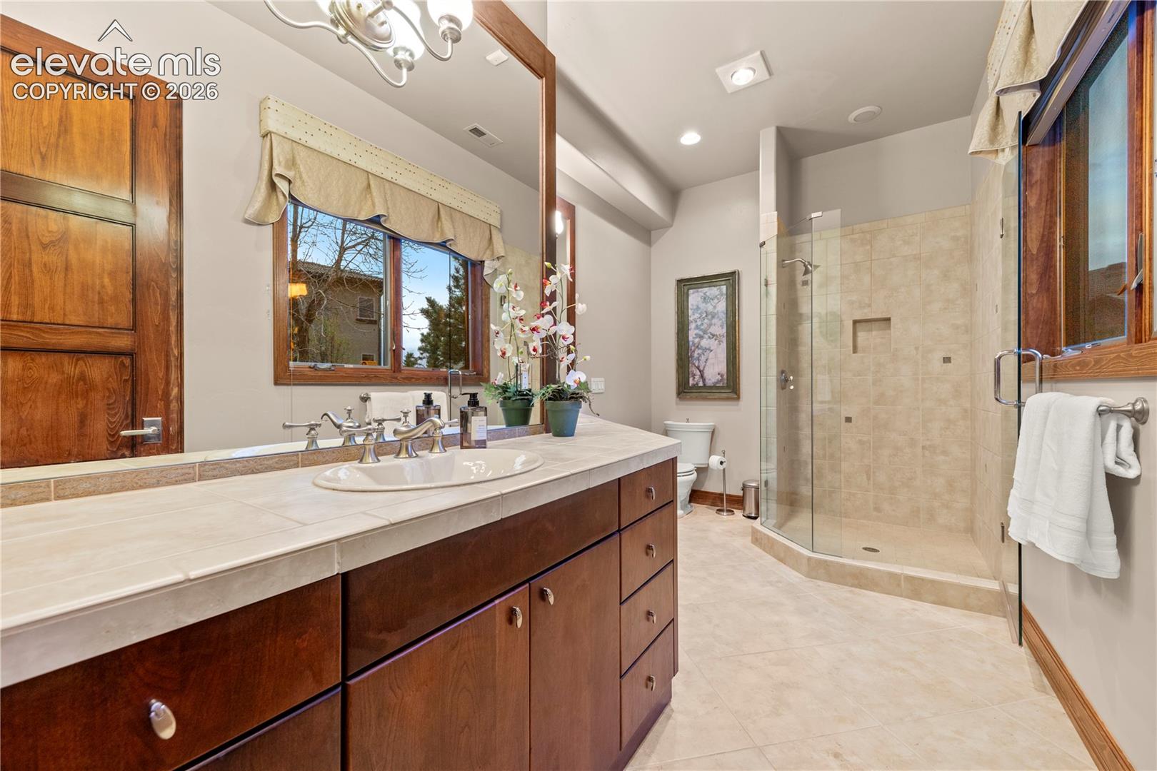 Listing photo 33 for 2217 Rainbows End Point
