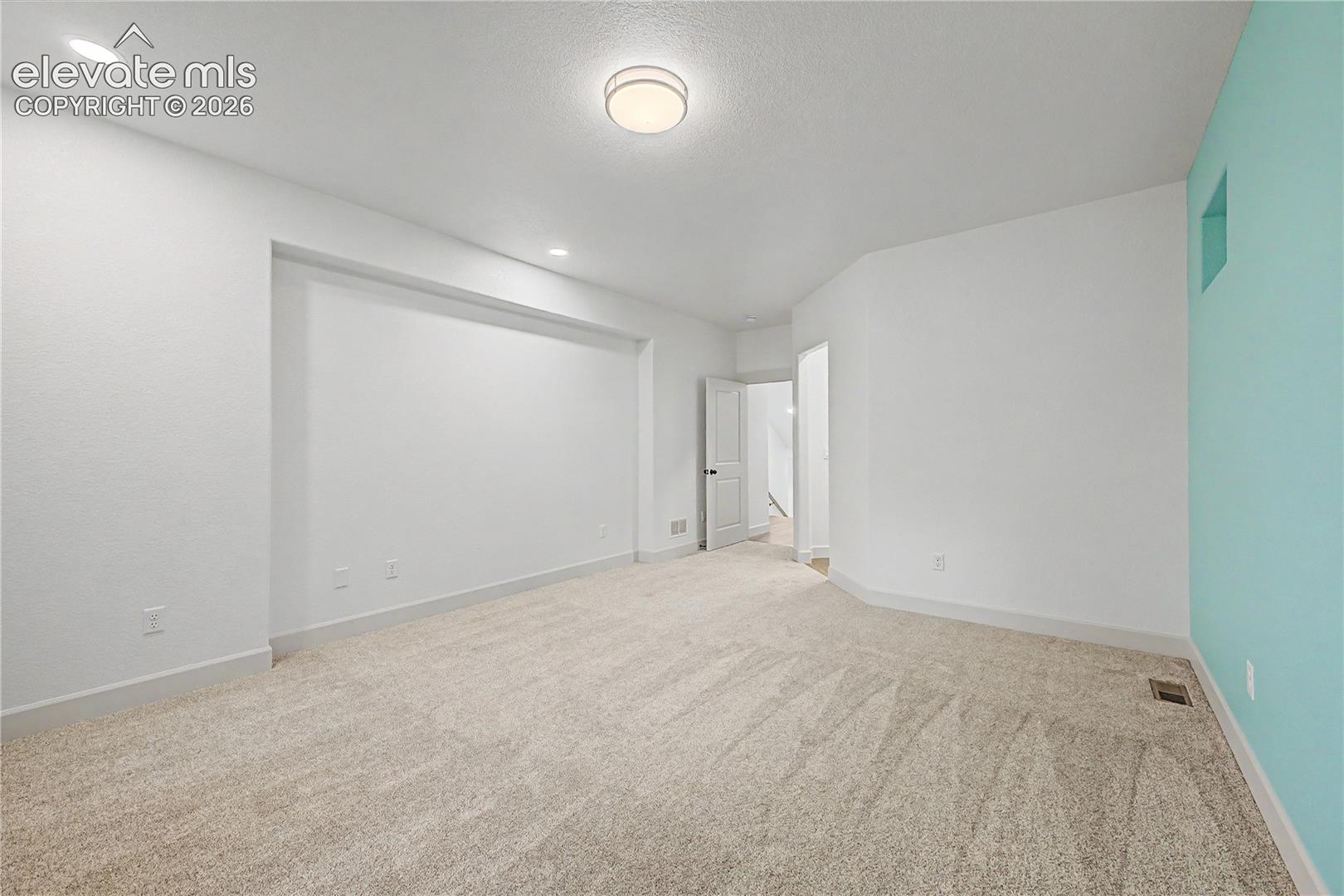 Listing photo 18 for 1015 Locklin Way