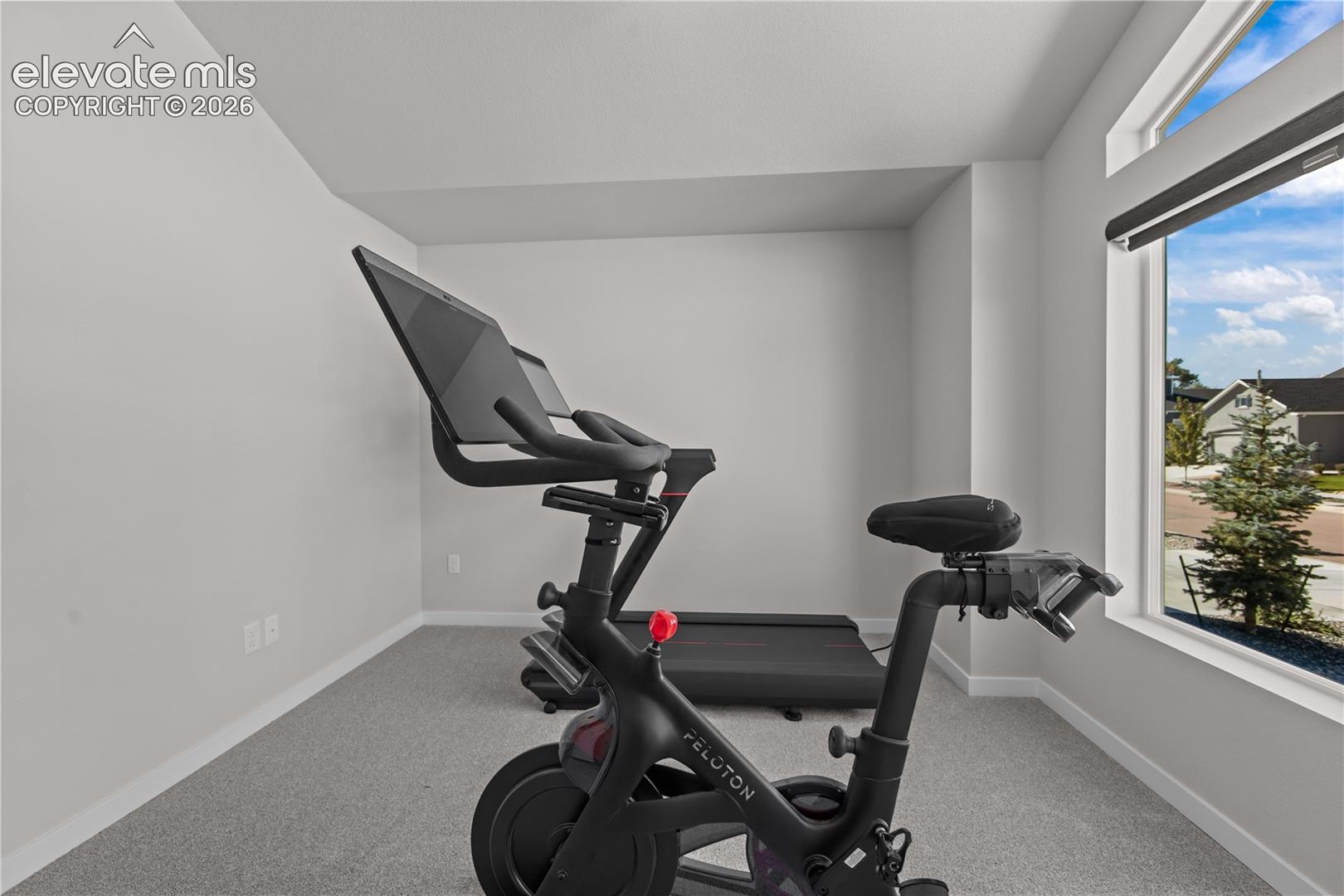 Listing photo 35 for 6575 Vistancia Avenue