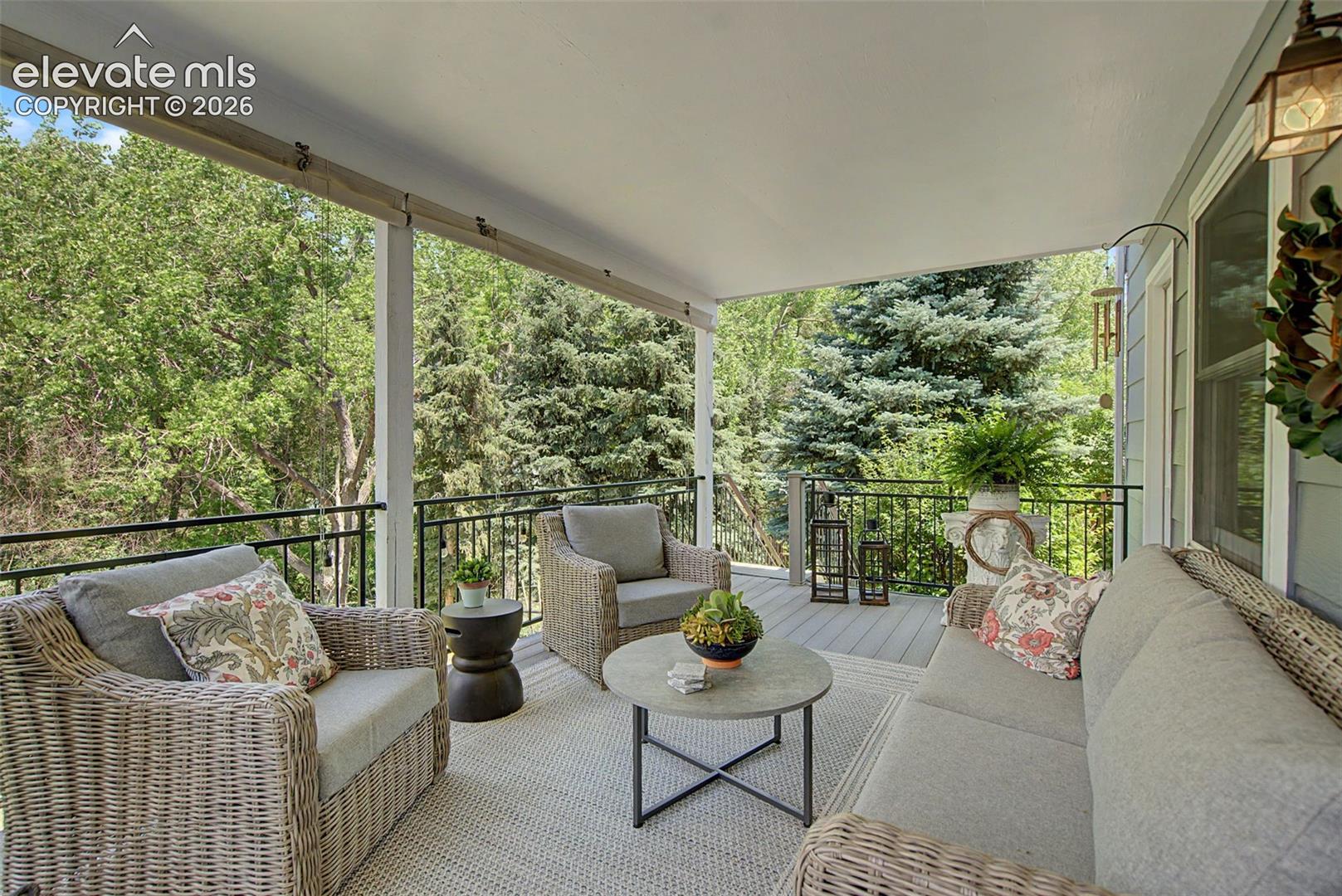 Listing photo 40 for 216 W Cheyenne Mountain Boulevard