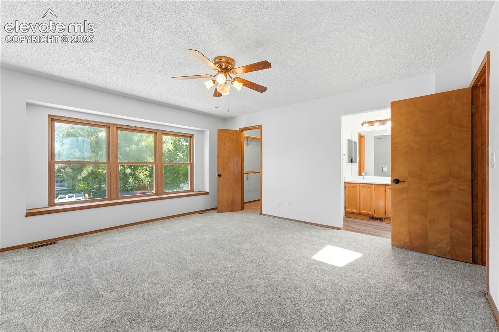 Listing photo 18 for 4120 Kayak Court