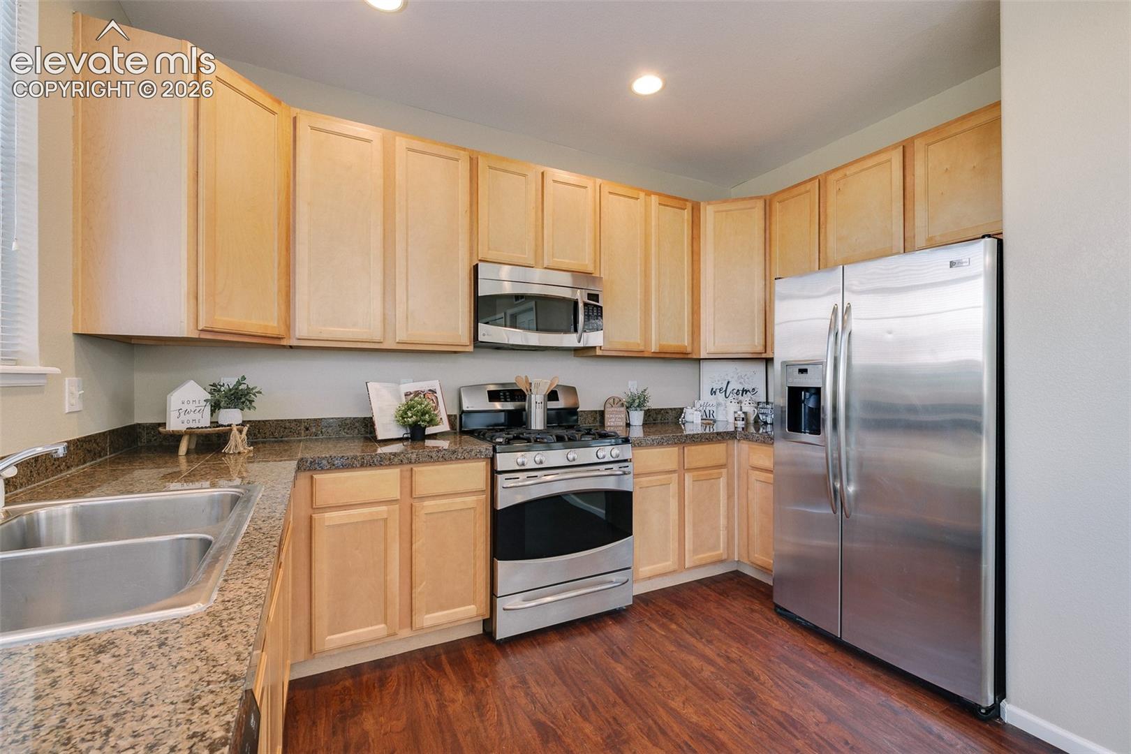 Listing photo 4 for 7752 Blue Vail Way