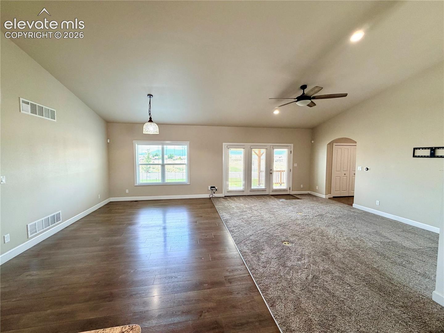 Listing photo 15 for 698 W McCulloch Boulevard