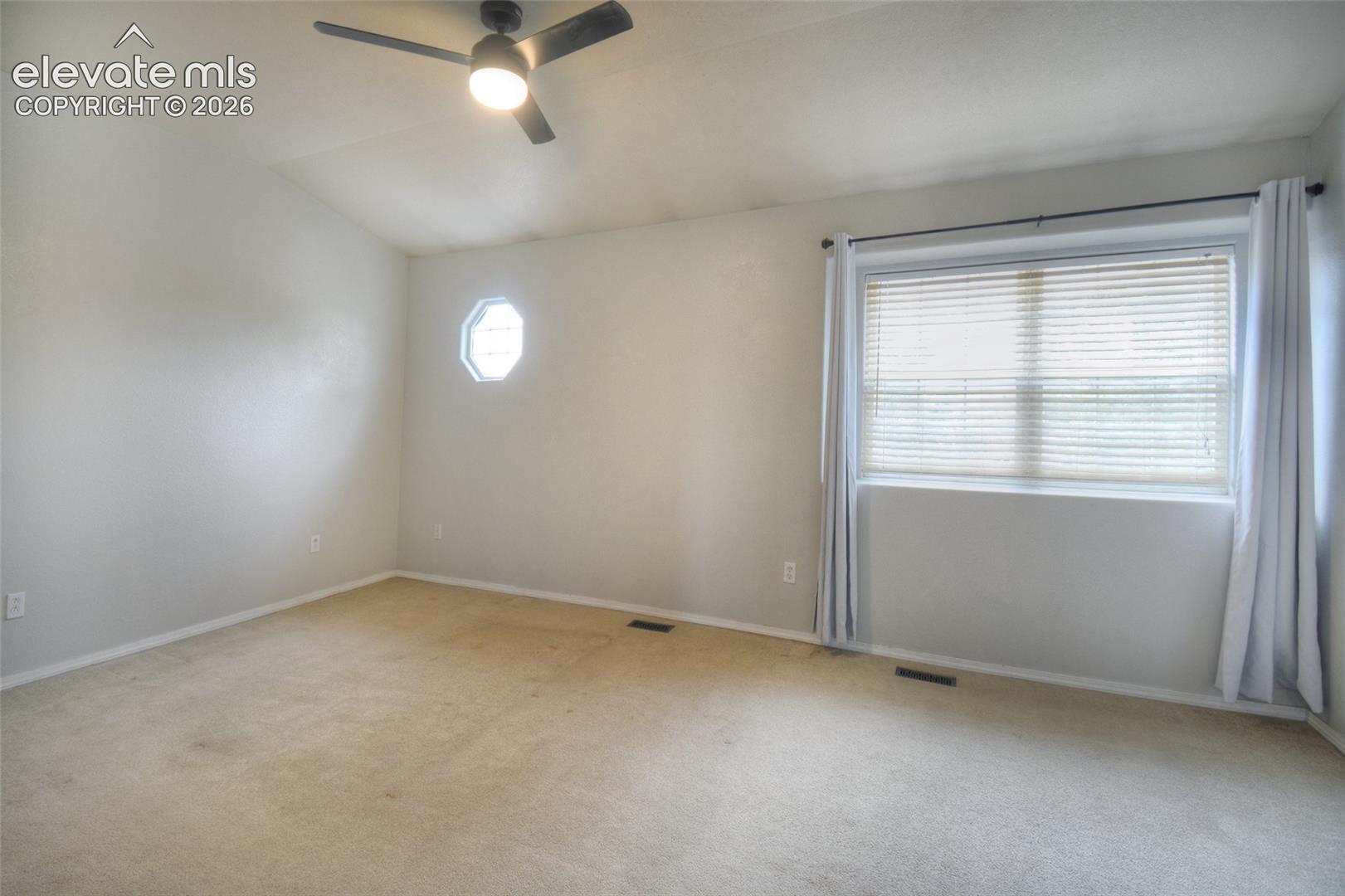 Listing photo 13 for 1042 Cailin Way