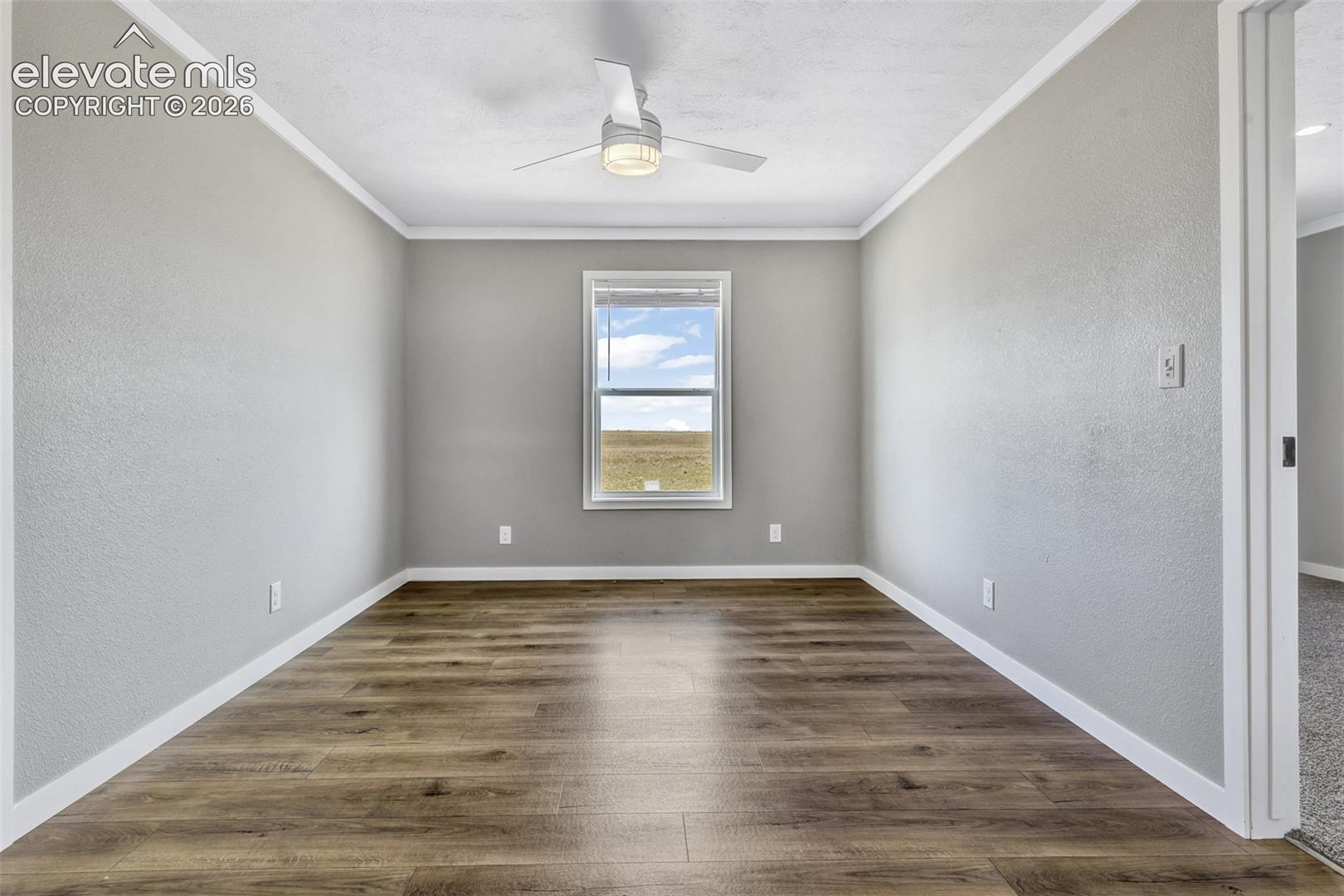 Listing photo 29 for 930 Awesome View