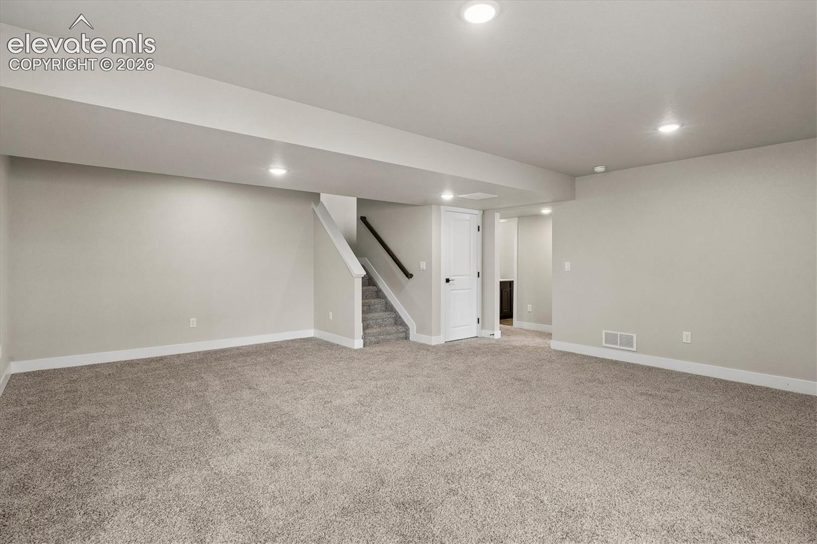 Listing photo 10 for 9660 Blaurock Drive