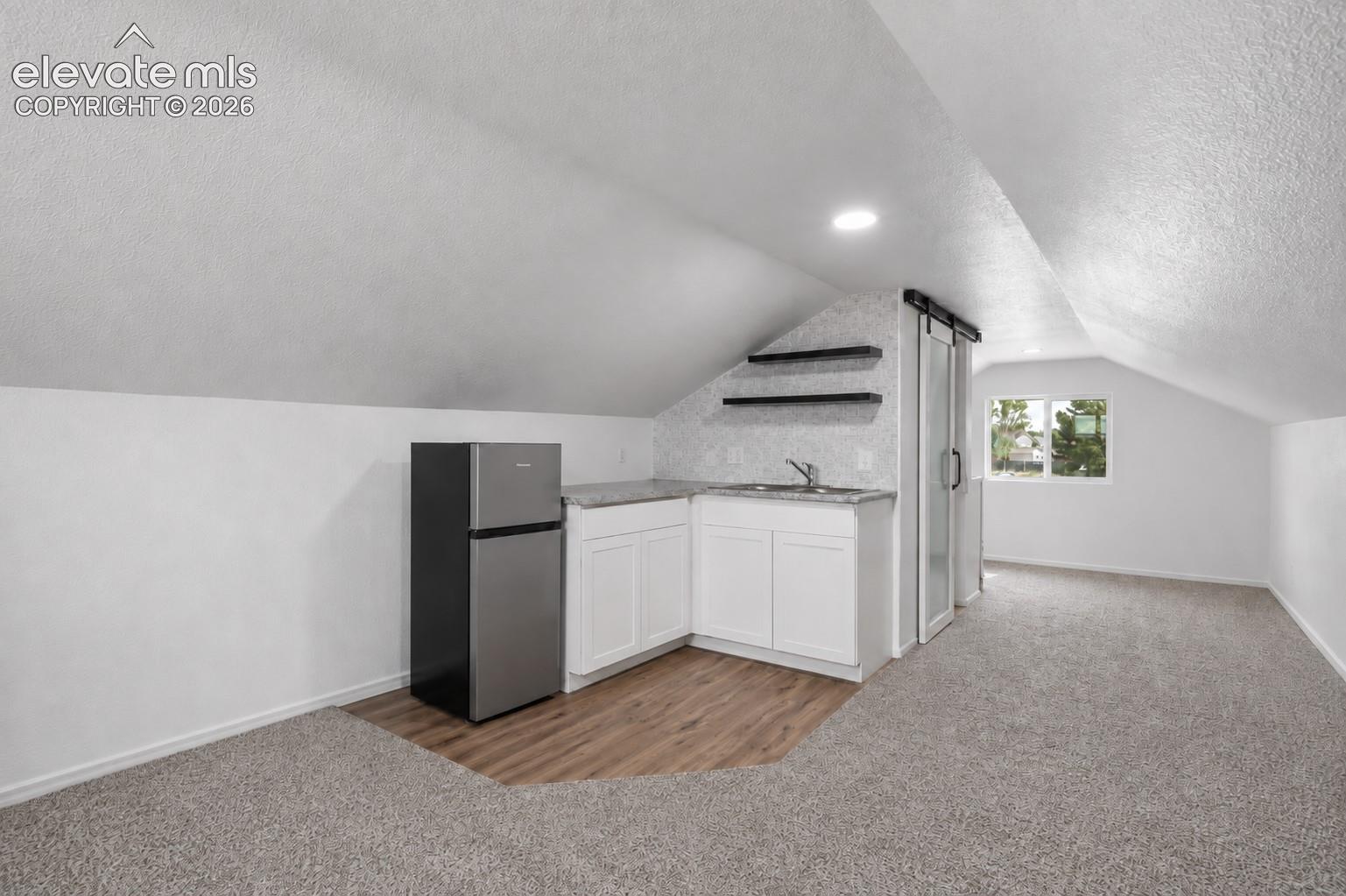Listing photo 35 for 83 S Golfwood Drive