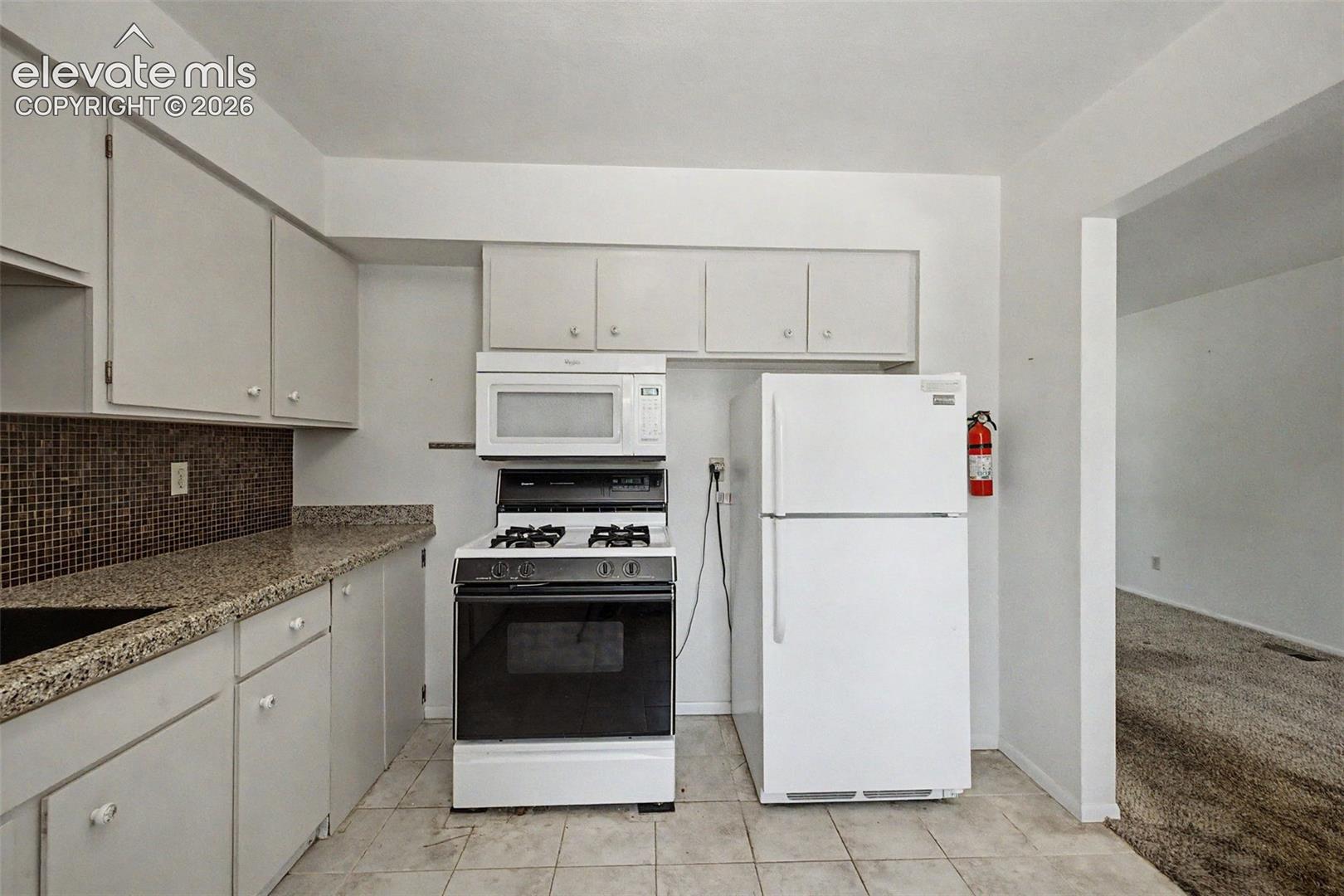 Listing photo 21 for 712 Lansing Drive