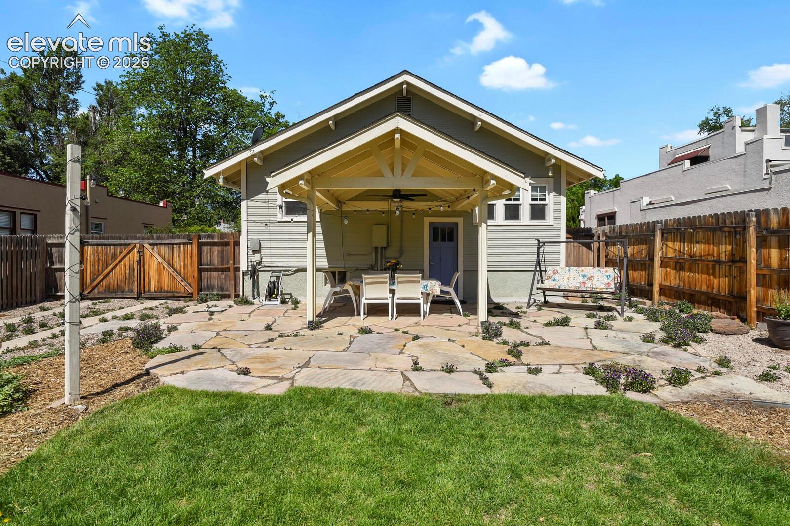 Listing photo 40 for 1507 N El Paso Street