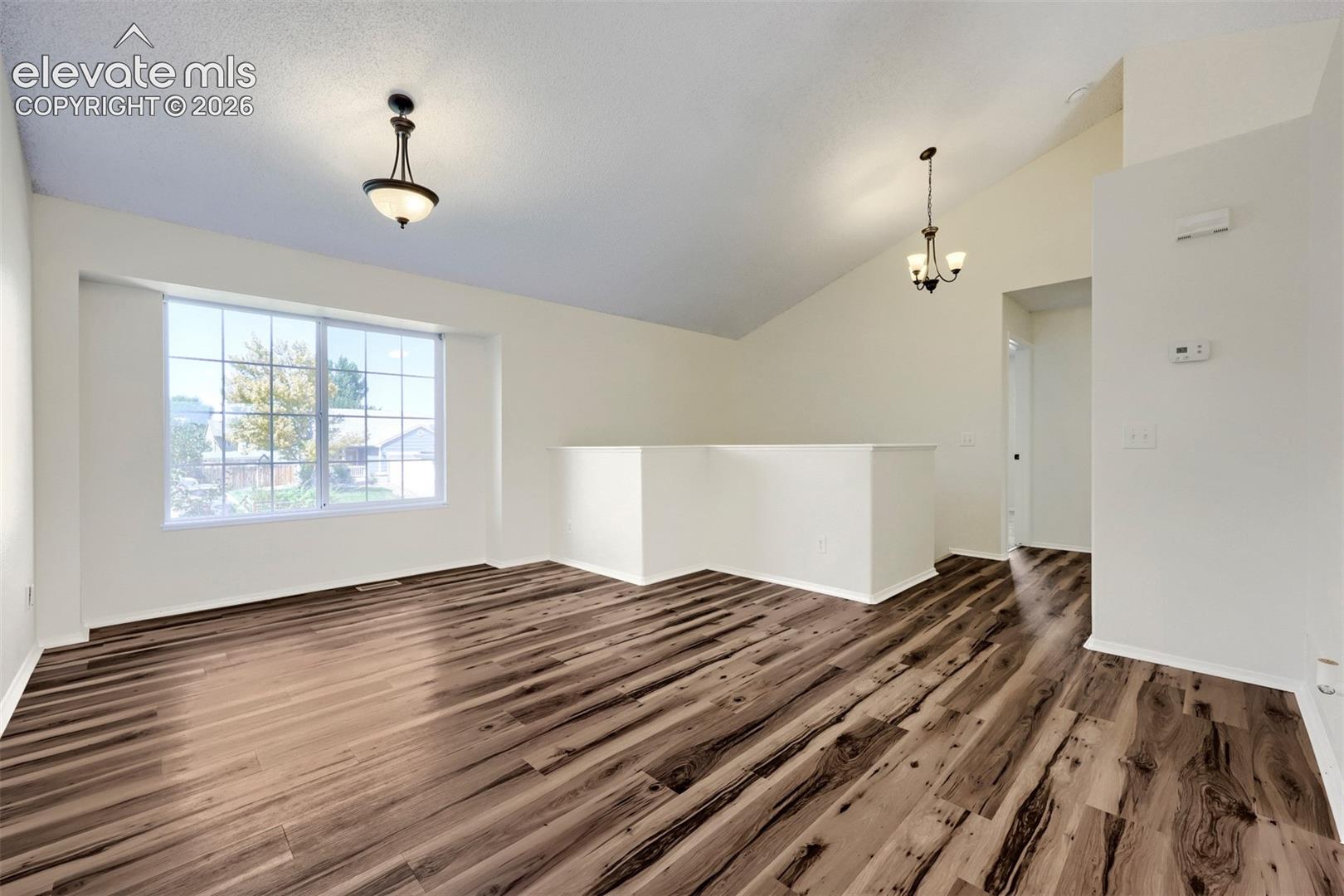 Listing photo 3 for 858 Marshall Drive