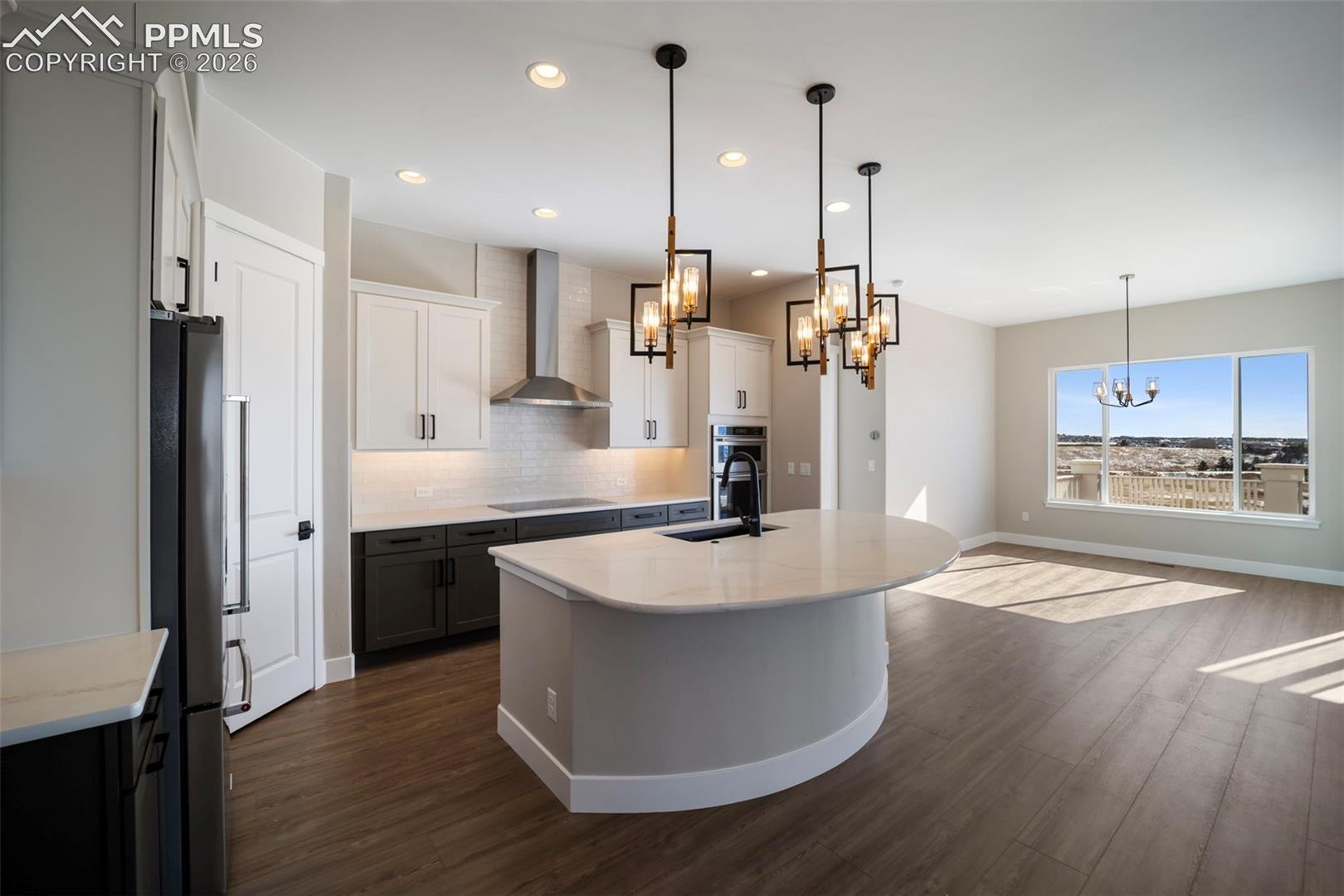 Listing photo 10 for 12323 Mionetto Court