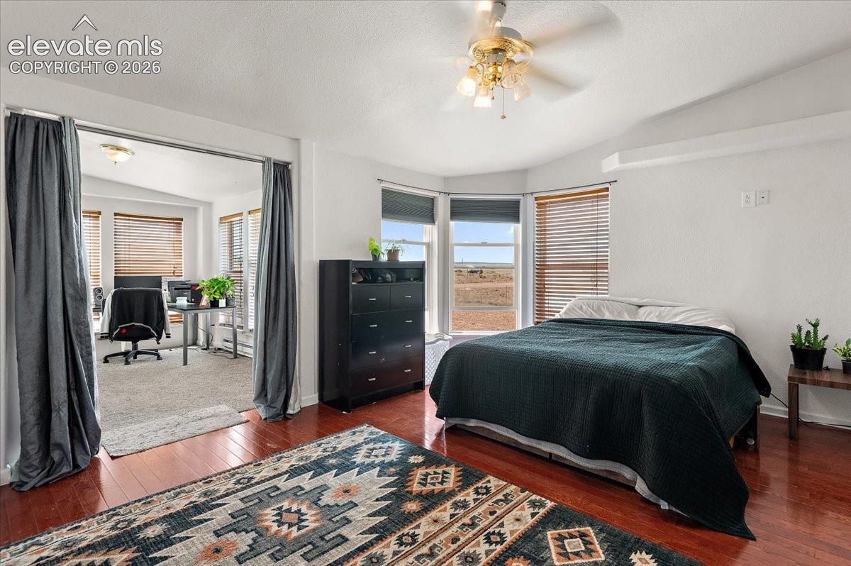 Listing photo 21 for 544 N Raymont Drive