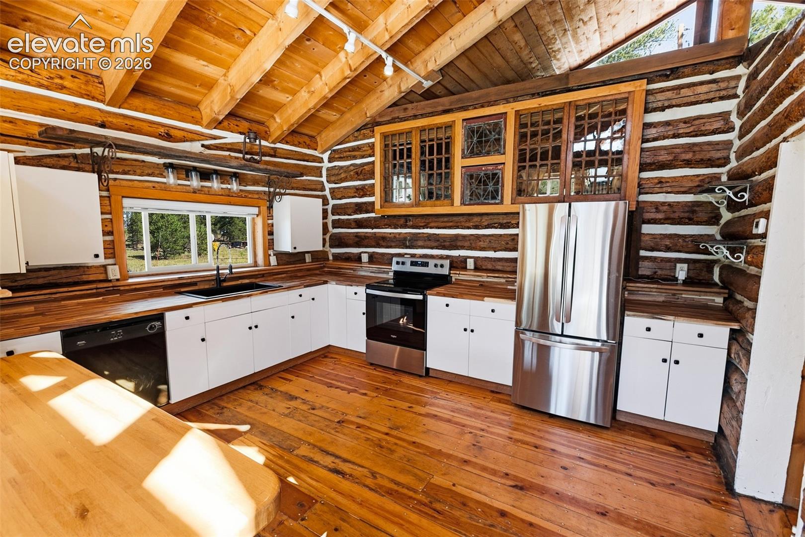 Listing photo 9 for 3303 Trail Creek Road