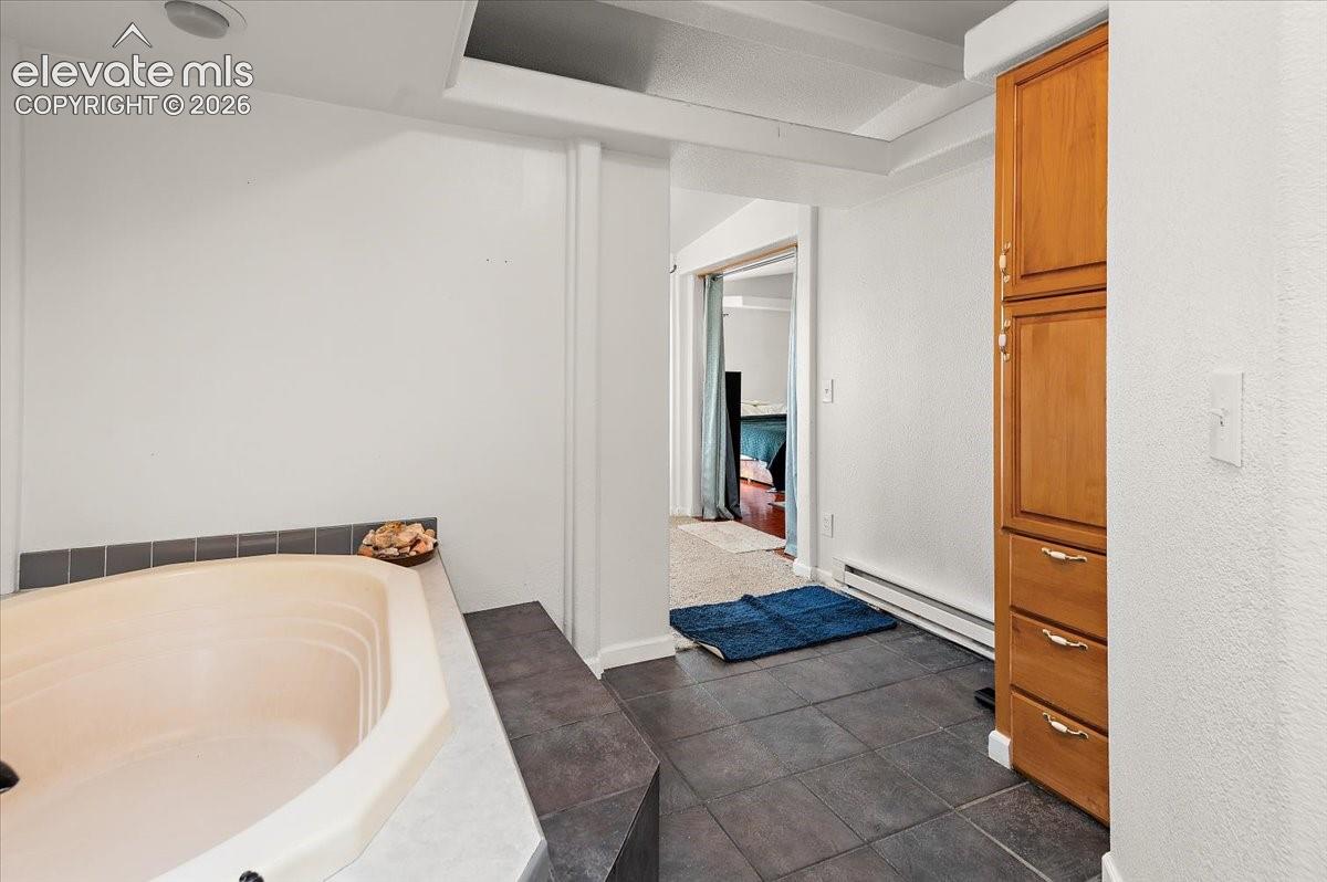 Listing photo 26 for 544 N Raymont Drive
