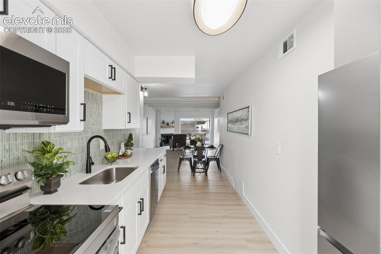 Listing photo 20 for 3130 Van Teylingen Drive F