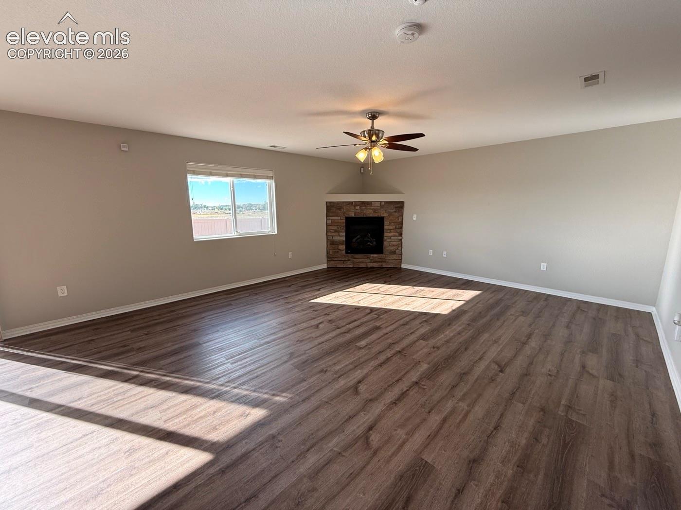 Listing photo 10 for 7227 Trione Lane