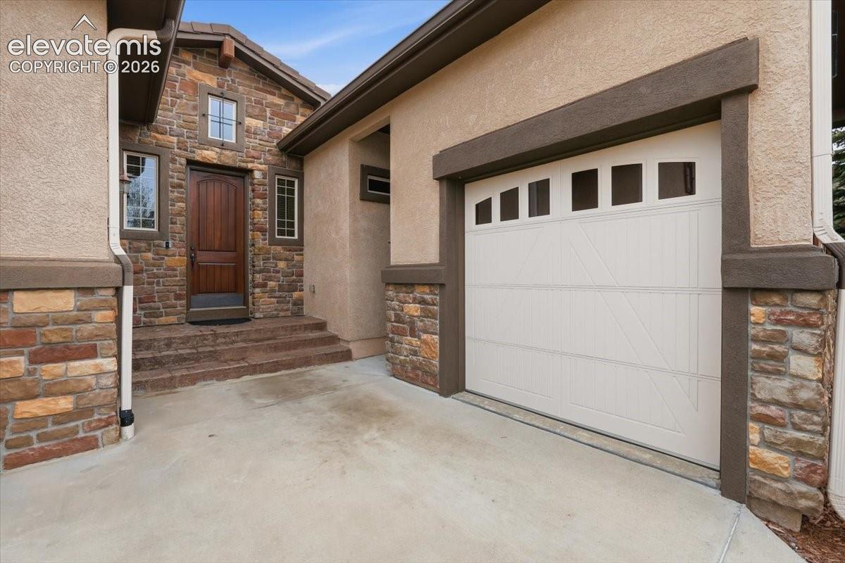 Listing photo 2 for 13485 Cedarville Way