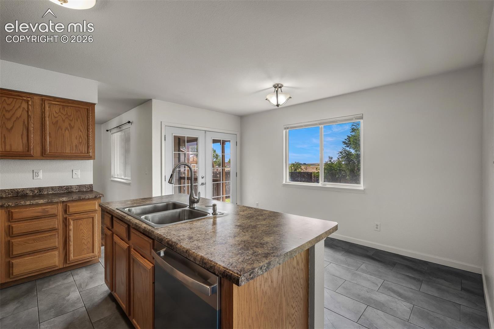 Listing photo 14 for 7477 Theresa Drive