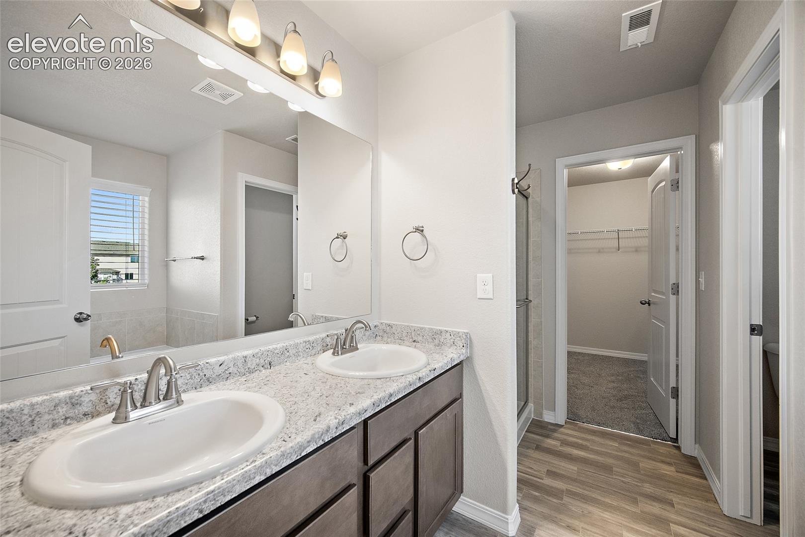 Listing photo 24 for 7701 Berwyn Loop