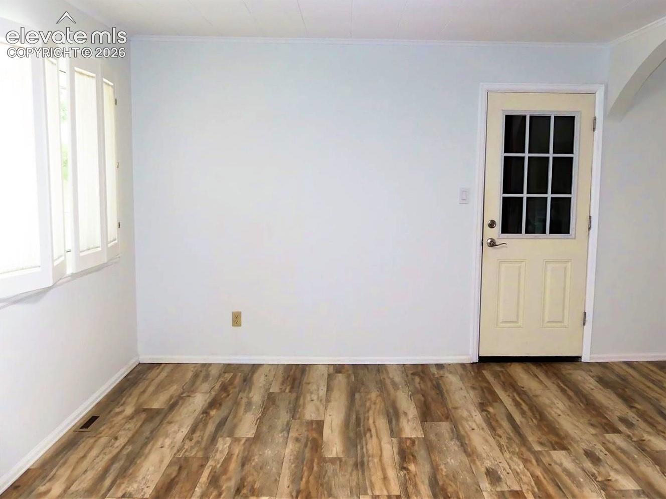 Listing photo 16 for 1104 Yosemite Drive