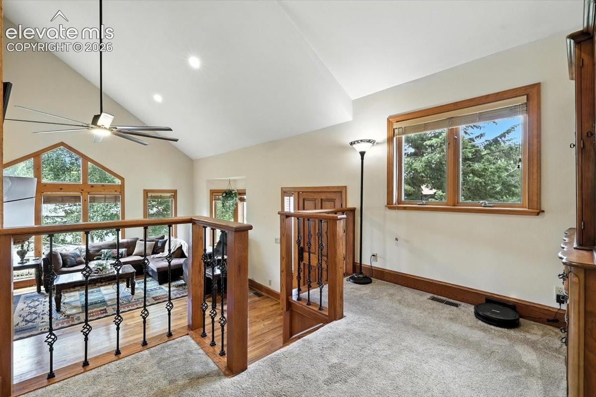 Listing photo 15 for 1975 Valley View Drive