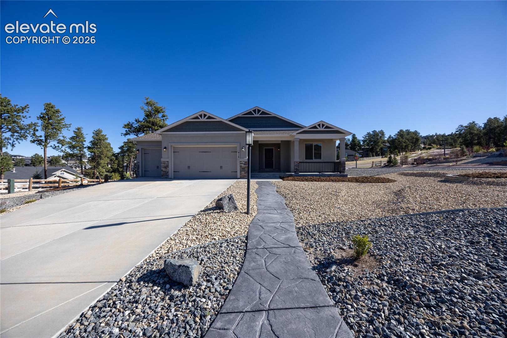 928 Graywoods Terrace