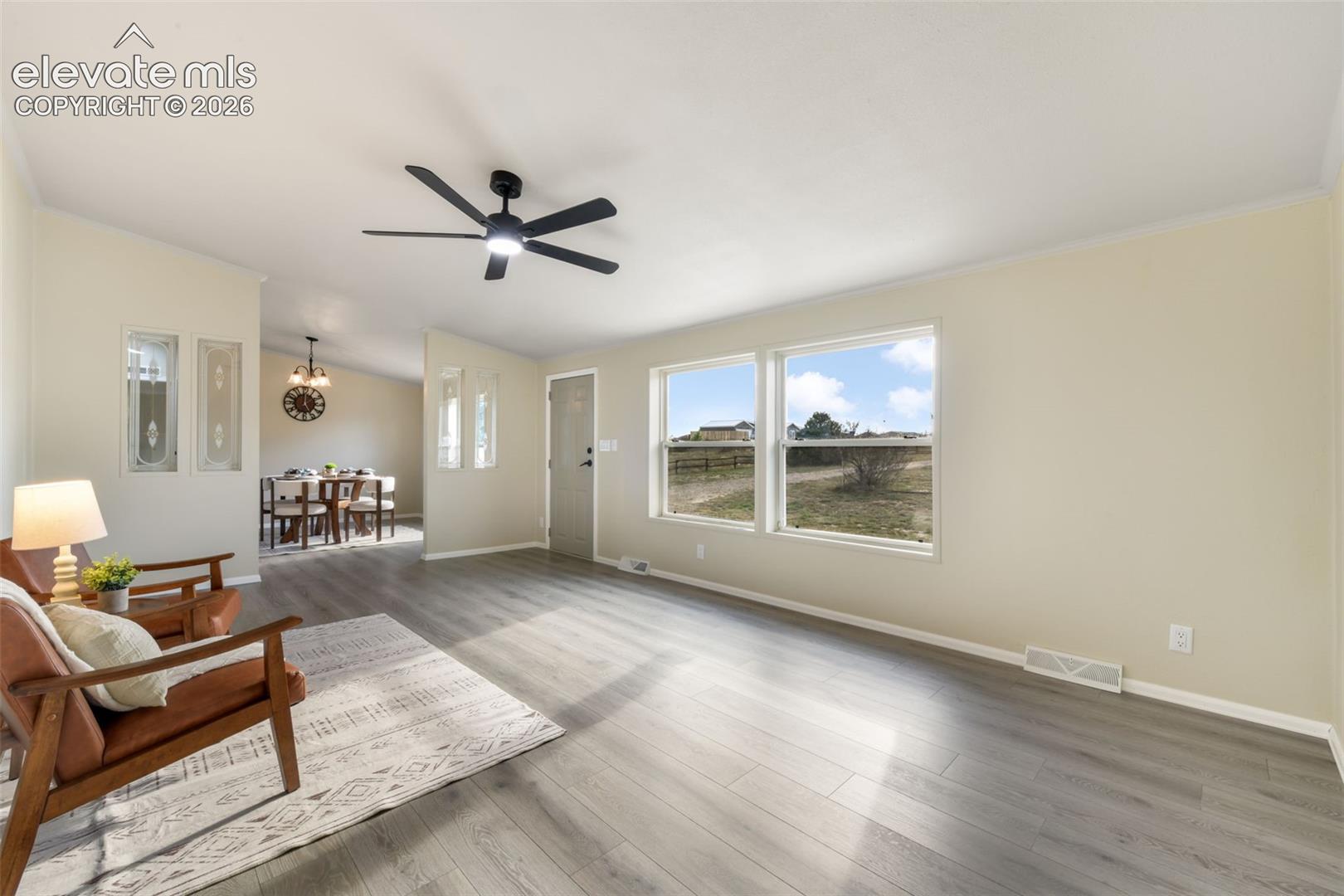Listing photo 5 for 15054 Pamela Way