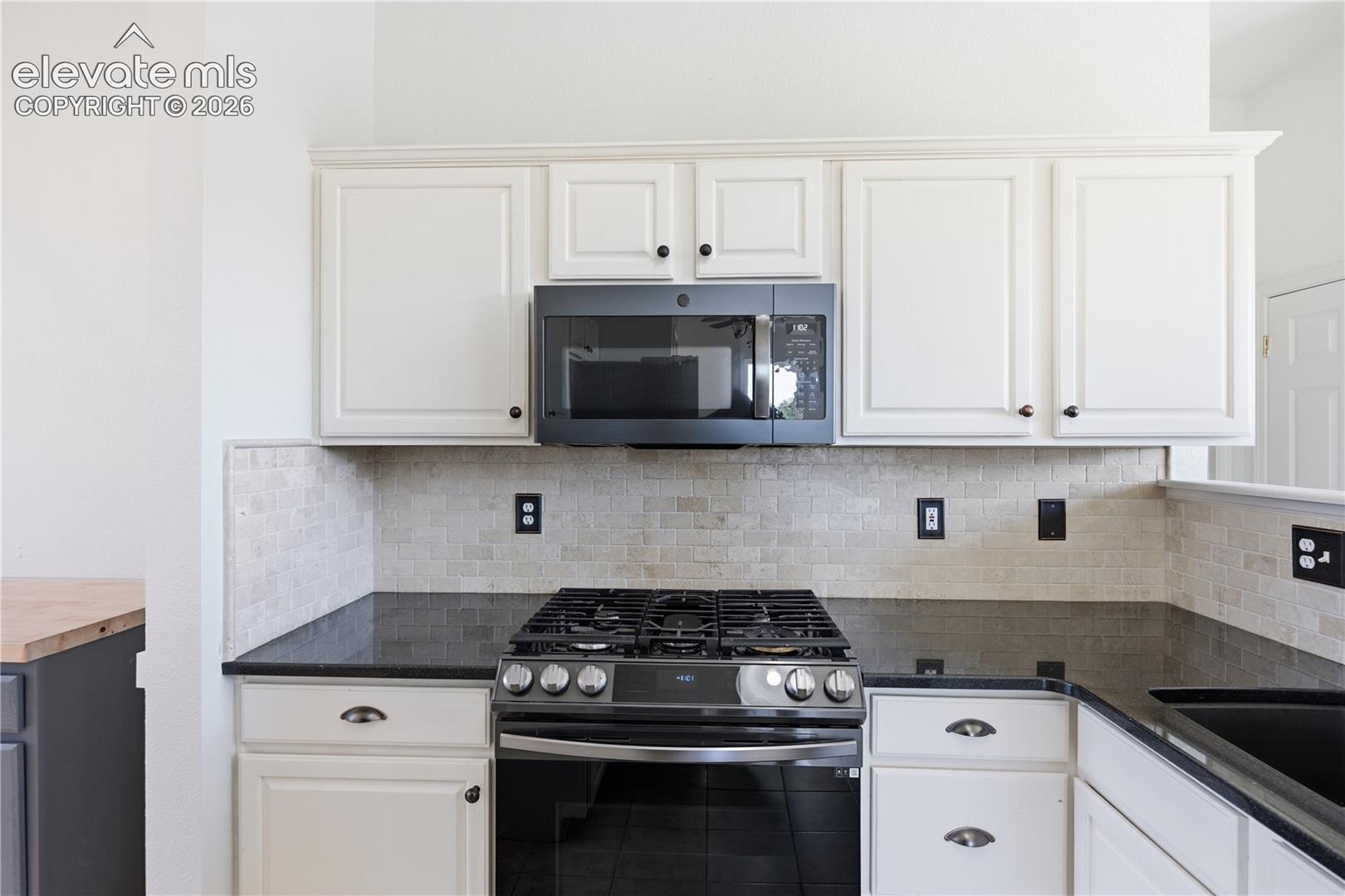 Listing photo 14 for 6650 Riata Court