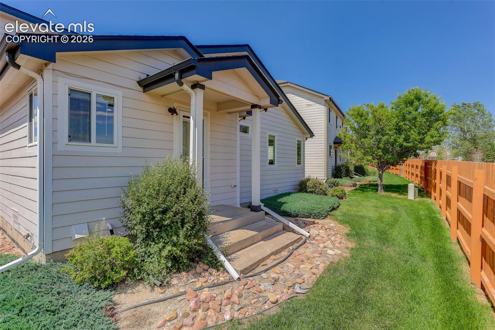 Listing photo 11 for 1363 Yellow Granite Way