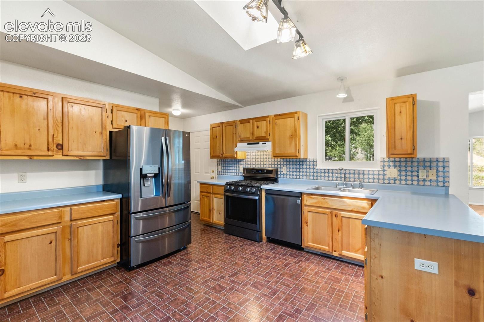 Listing photo 25 for 3050 Homestake Place